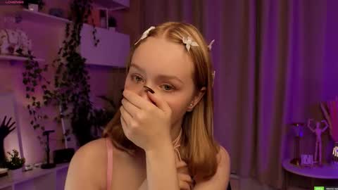 Snapshot of susanneguitian chatting on December 5, 2025, 8:05 pm Hot exclusive photos 10 for joining to my fanclub online show from December 5, 2025, 8:05 pm