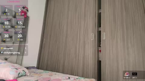 Snapshot of sussidream chatting on October 5, 2025, 12:20 am Andrea online show from October 5, 2025, 12:20 am