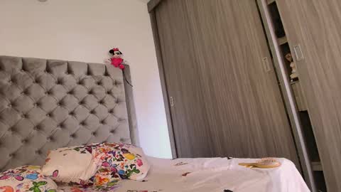 Snapshot of sussidream chatting on November 4, 2025, 5:34 pm Andrea online show from November 4, 2025, 5:34 pm