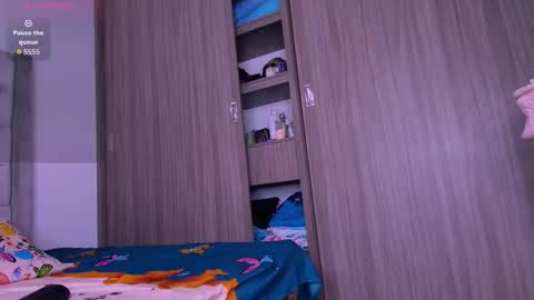 Snapshot of sussidream chatting on December 4, 2025, 1:04 am Andrea online show from December 4, 2025, 1:04 am