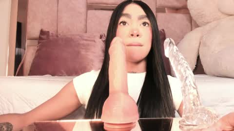 Sussie Tompsom online show from March 29, 2026, 1:00 pm