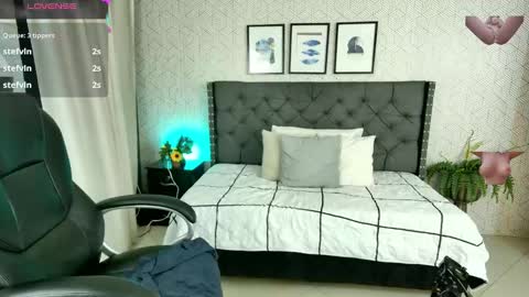 Snapshot of sussy__stone chatting on December 30, 2024, 3:24 pm online show from December 30, 2024, 3:24 pm