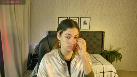 Snapshot of sussy__stone chatting on January 13, 2025, 12:35 pm online show from January 13, 2025, 12:35 pm