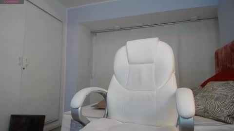 Snapshot of sussy_leon chatting on December 12, 2024, 4:43 pm sussy leon online show from December 12, 2024, 4:43 pm