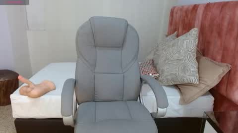 Snapshot of sussy_leon chatting on September 19, 2025, 12:39 pm sussy leon online show from September 19, 2025, 12:39 pm