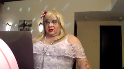 Snapshot of suzannebanci chatting on December 13, 2024, 9:20 pm My name is Sissy or more fully Suzanna Aprilia Maria Mariquita Catarina Chinita Banci. Soy una puta - que chimba ladybug online show from December 13, 2024, 9:20 pm