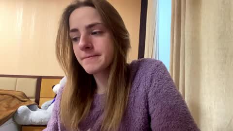 Snapshot of suzannetigerino chatting on April 25, 2026, 5:32 am Emila online show from April 25, 2026, 5:32 am
