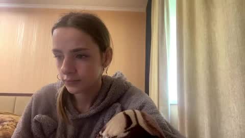 Snapshot of suzannetigerino chatting on May 6, 2026, 6:41 am Emila online show from May 6, 2026, 6:41 am