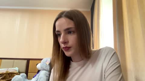 Snapshot of suzannetigerino chatting on May 20, 2026, 12:44 pm Emila online show from May 20, 2026, 12:44 pm
