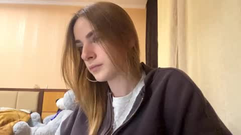 Snapshot of suzannetigerino chatting on June 6, 2026, 1:38 pm Emila online show from June 6, 2026, 1:38 pm