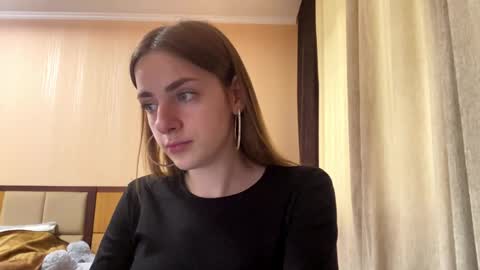 Snapshot of suzannetigerino chatting on June 8, 2026, 11:21 am Emila online show from June 8, 2026, 11:21 am