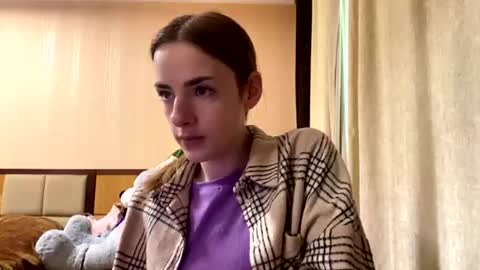Snapshot of suzannetigerino chatting on June 18, 2026, 7:08 am Emila online show from June 18, 2026, 7:08 am