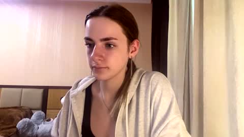Snapshot of suzannetigerino chatting on June 29, 2026, 10:15 am Emila online show from June 29, 2026, 10:15 am