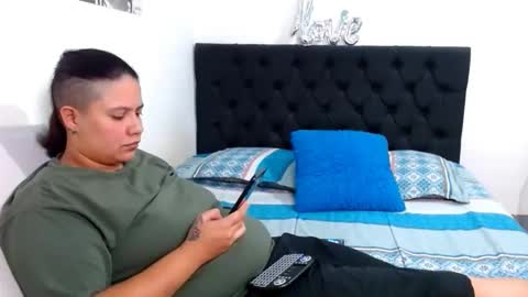 suzy_paz online show from April 7, 2026, 9:15 pm