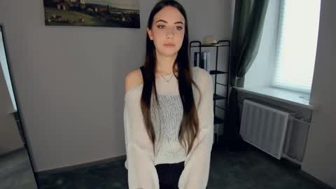 Snapshot of suzy_pictures_ chatting on December 15, 2025, 8:51 am Sabrina online show from December 15, 2025, 8:51 am