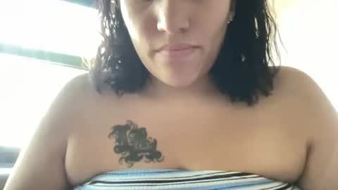 Snapshot of suzyishellawet chatting on October 23, 2025, 9:13 pm Suzy online show from October 23, 2025, 9:13 pm