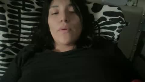 Snapshot of suzyishellawet chatting on November 16, 2025, 4:01 pm Suzy online show from November 16, 2025, 4:01 pm