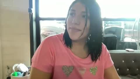 Snapshot of suzyishellawet chatting on December 1, 2025, 6:57 pm Suzy online show from December 1, 2025, 6:57 pm