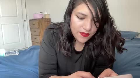 Snapshot of suzyishellawet chatting on April 5, 2026, 7:22 pm Suzy online show from April 5, 2026, 7:22 pm