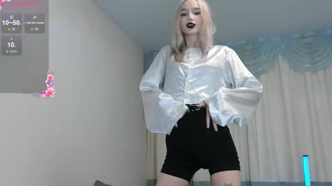 Snapshot of sw33t__berry chatting on September 9, 2025, 6:29 pm l1sa spears online show from September 9, 2025, 6:29 pm