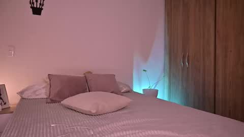 Snapshot of sw_sofi chatting on September 18, 2025, 2:13 am Sofis schedule 10pm until 4am GMT-5 online show from September 18, 2025, 2:13 am