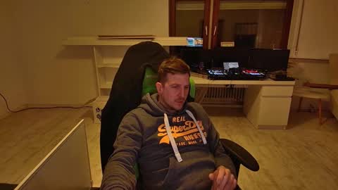 swaicy1990 online show from February 7, 2026, 11:41 pm