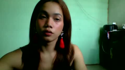 sweatydaniella18 online show from June 18, 2026, 12:00 am