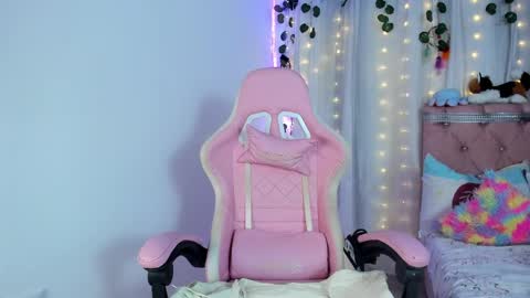 Daniela age 21 online show from April 25, 2026, 2:14 am