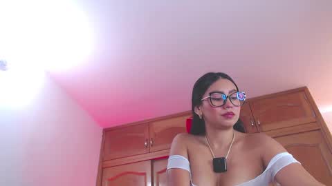 Snapshot of sweeet_amy chatting on February 19, 2025, 8:52 pm Amy IG sweeet amy0 online show from February 19, 2025, 8:52 pm