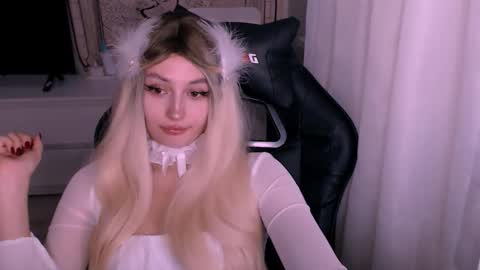 Snapshot of sweeet_baby0 chatting on November 10, 2025, 2:10 am Kate online show from November 10, 2025, 2:10 am