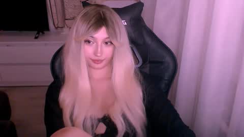 Snapshot of sweeet_baby0 chatting on December 17, 2025, 1:50 pm Kate online show from December 17, 2025, 1:50 pm