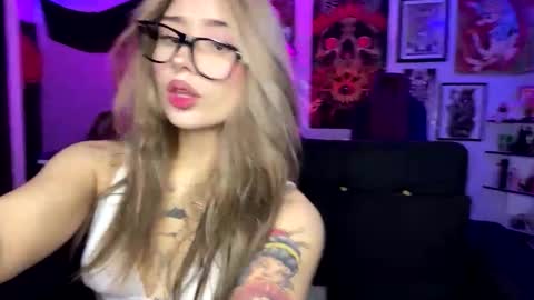 Valeria online show from December 16, 2025, 8:19 am