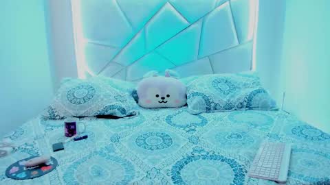 Nikki model independent online show from November 25, 2025, 2:00 am