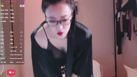 sweet0830 online show from November 15, 2025, 4:21 am