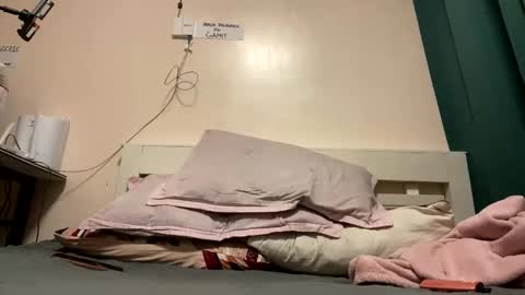 sweet7061 online show from December 19, 2025, 5:31 pm