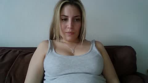 Sweet  alana online show from January 22, 2025, 10:15 pm