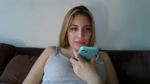 Sweet  alana online show from January 26, 2025, 9:40 pm
