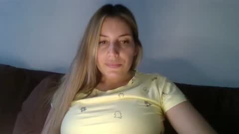 Sweet  alana online show from February 3, 2025, 10:00 pm
