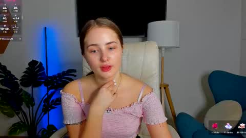 Snapshot of sweet__amily chatting on October 1, 2025, 6:19 am Sweet Amily online show from October 1, 2025, 6:19 am