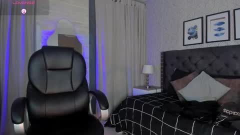 Snapshot of sweet__vanessa1 chatting on December 4, 2025, 4:11 am Vanessa online show from December 4, 2025, 4:11 am