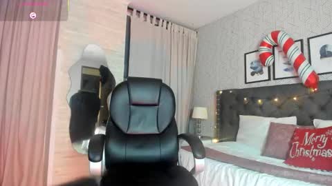 Snapshot of sweet__vanessa1 chatting on December 14, 2025, 5:24 am Vanessa online show from December 14, 2025, 5:24 am