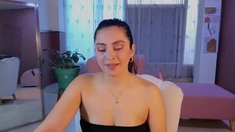 sweet_ahinara online show from November 23, 2025, 7:35 pm