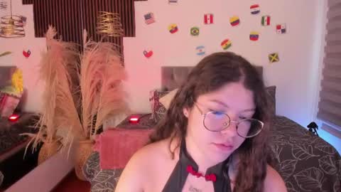 Snapshot of sweet_alicee__ chatting on June 17, 2026, 7:26 pm Alice online show from June 17, 2026, 7:26 pm