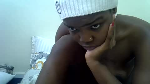 Snapshot of sweet_aly1 chatting on June 28, 2026, 7:25 am Alice online show from June 28, 2026, 7:25 am