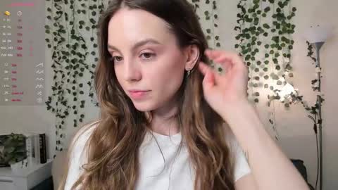 Snapshot of sweet_and_flirt chatting on October 28, 2025, 7:23 am Alice online show from October 28, 2025, 7:23 am