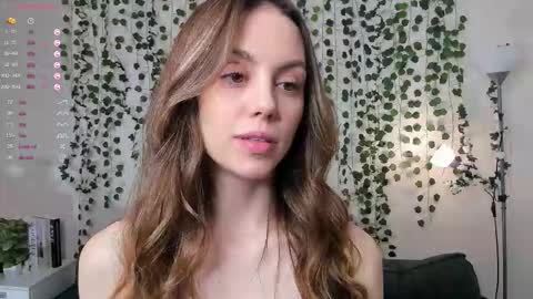 Snapshot of sweet_and_flirt chatting on October 29, 2025, 7:21 am Alice online show from October 29, 2025, 7:21 am