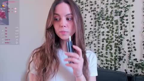 Snapshot of sweet_and_flirt chatting on November 16, 2025, 6:41 am Alice online show from November 16, 2025, 6:41 am