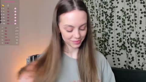 Snapshot of sweet_and_flirt chatting on November 21, 2025, 6:45 am Alice online show from November 21, 2025, 6:45 am