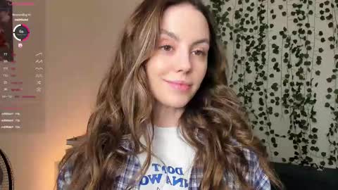 Snapshot of sweet_and_flirt chatting on November 23, 2025, 6:46 am Alice online show from November 23, 2025, 6:46 am