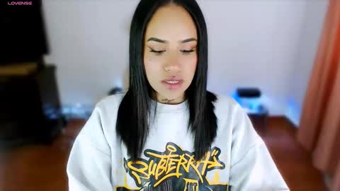 Stephanie online show from November 25, 2025, 12:05 pm